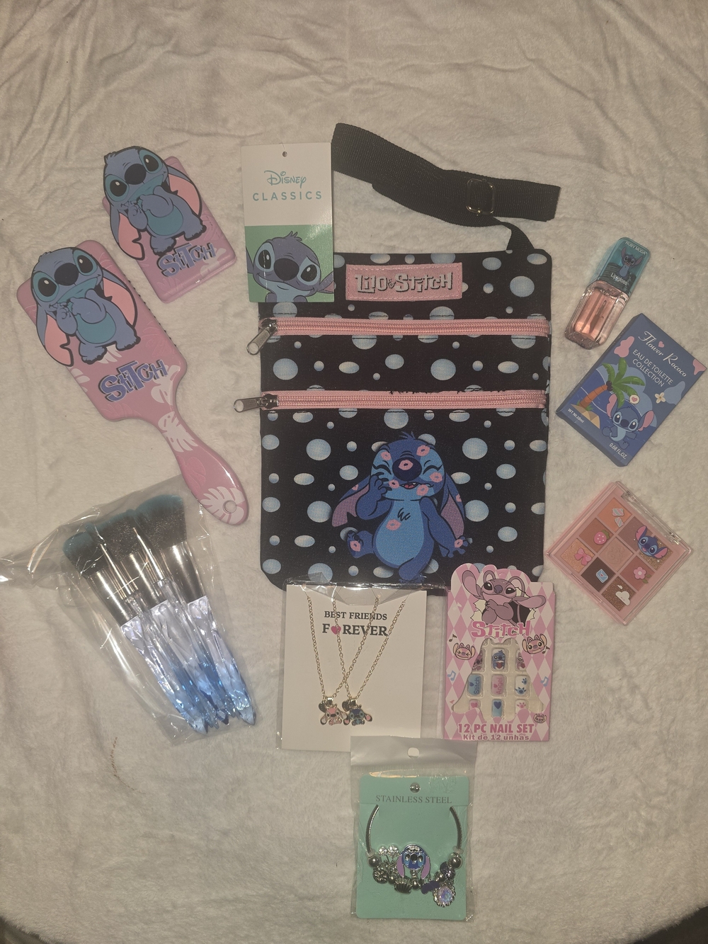 Disney Lilo & Stitch 9-Pc Ultimate Gift Bundle – Crossbody Bag, Makeup & Jewelry